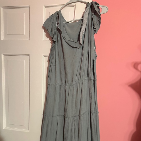 Gently used midi dress - Picture 1 of 1